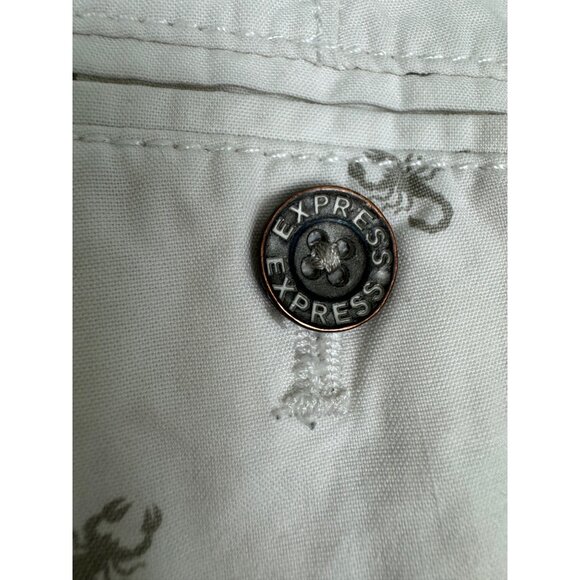 Express Mens 36 White Classic Fit Cotton Shorts W/Gray Scorpion Print - PreOwned - Picture 10 of 13